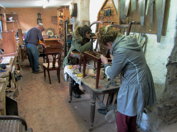 Weekend courses, upholstery courses, antique restoration courses