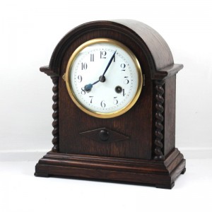 Oak 8 day shelf clock 2